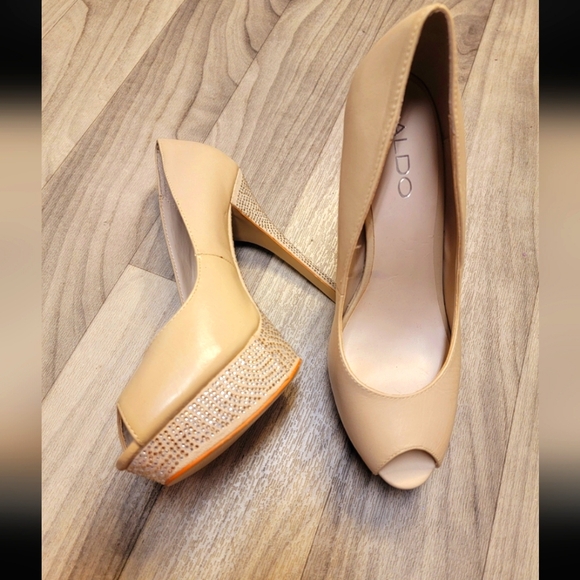 Aldo Brand Heels - Picture 2 of 4